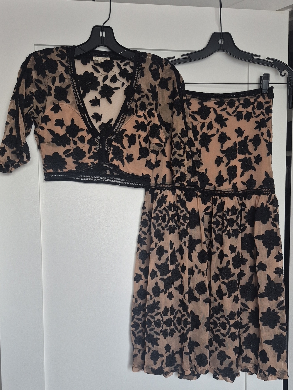 For Love & Lemons Black Floral Appliqué Mesh Set, Small - Picture 3 of 17